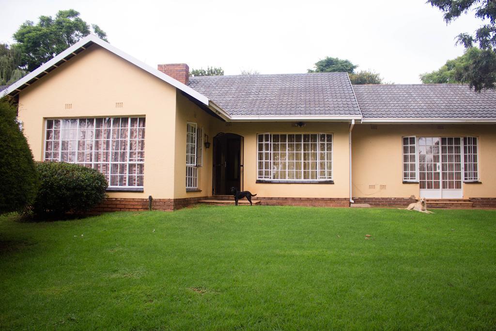 Khuvena Guesthouse Randburg Exterior foto