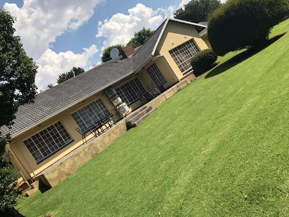 Khuvena Guesthouse Randburg Exterior foto