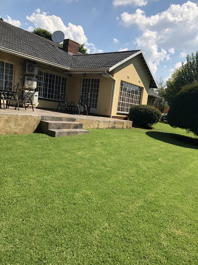 Khuvena Guesthouse Randburg Exterior foto